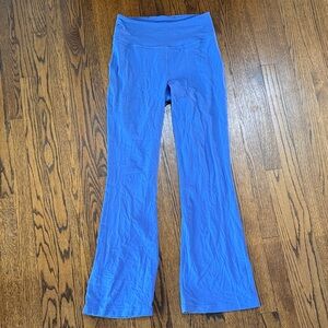 B36 lululemon athletica Women’s 8 Blue High-Waist Flare Leggings